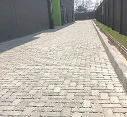 Piso Intertravado Permeável com Juntas Alargadas